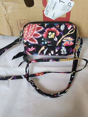Vera Bradley RFID Crossbody Wallet / Wristlet